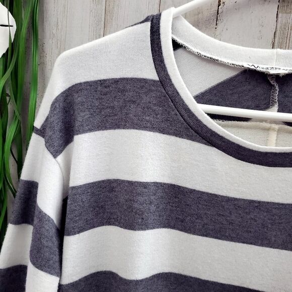 Wonderland Striped Long Sleeve Sweater Top Gray White Size Small - Picture 6 of 9